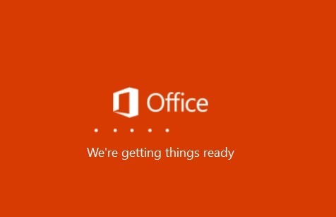 Problemi con la licenza di Office Microsoft Office sta preparando le cose