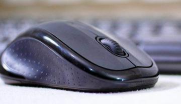 Hoe u uw muis tussen twee computers kunt synchroniseren