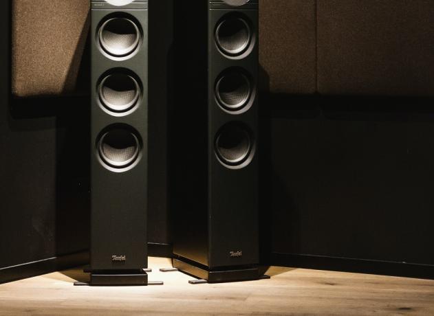 Soundbar Vs Speakers Tower Speakers